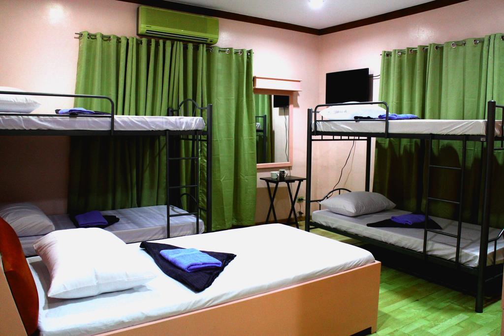 Tagaytay Garden Budgetel - City Center Tagaytay City Стая снимка