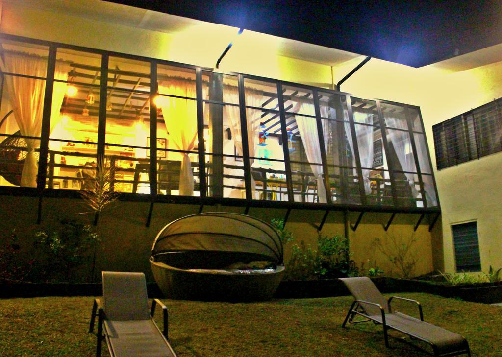 Tagaytay Garden Budgetel - City Center Tagaytay City Екстериор снимка