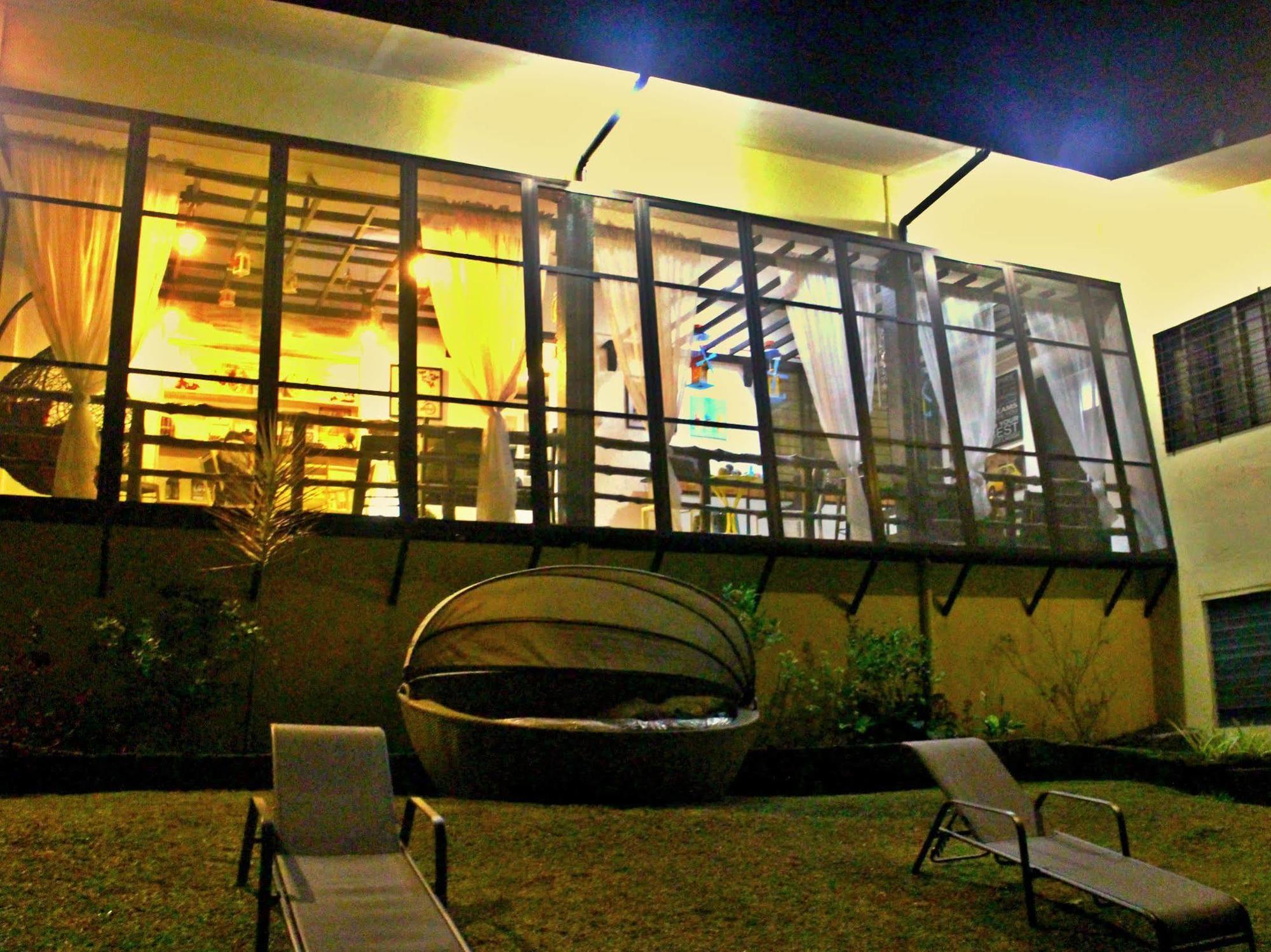 Tagaytay Garden Budgetel - City Center Tagaytay City Екстериор снимка