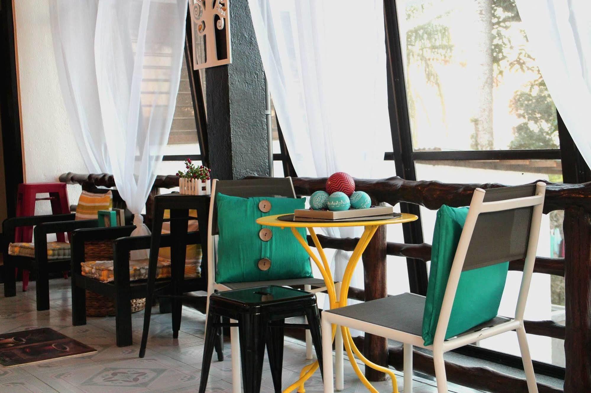 Tagaytay Garden Budgetel - City Center Tagaytay City Екстериор снимка